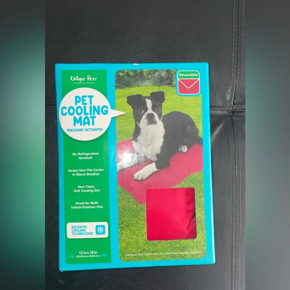 NWT UNIQUE PETZ - PET COOLING MAT REVERSIBLE 12 in X 16 in